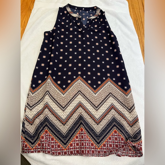 Dresses & Skirts - Patterned Dress